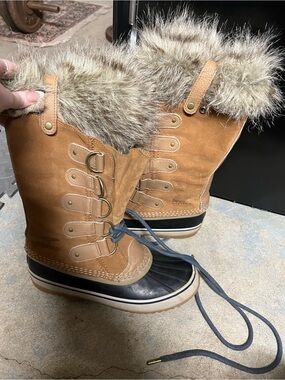 Sorel Brown and Black Faux-Fur Trim Winter Lace-Up Snow Boots